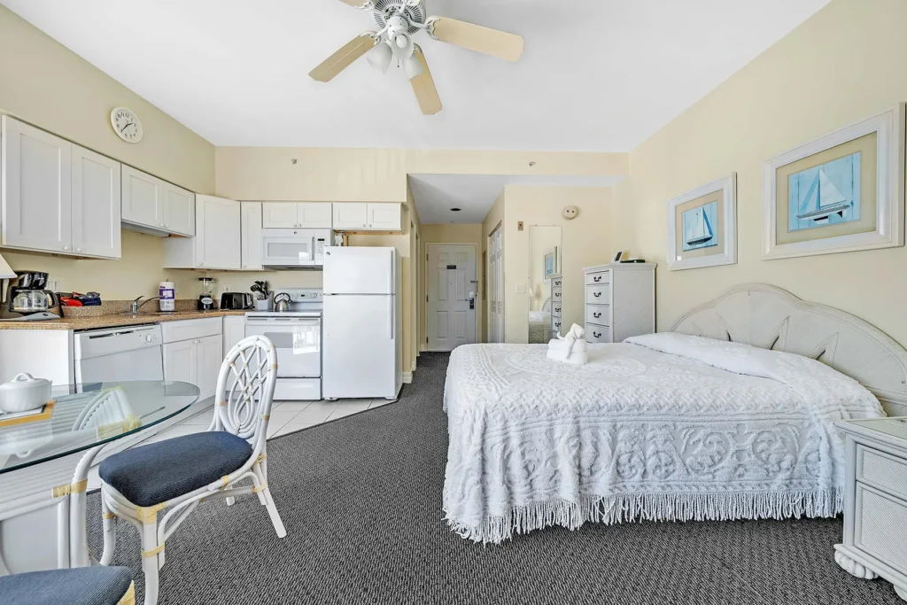 Accommodations page B SINGLE SUITE slide show pic 2