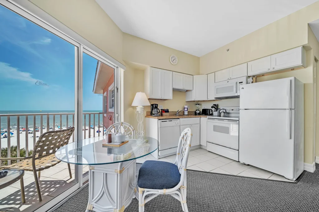 Accommodations page B SINGLE SUITE slide show pic 3