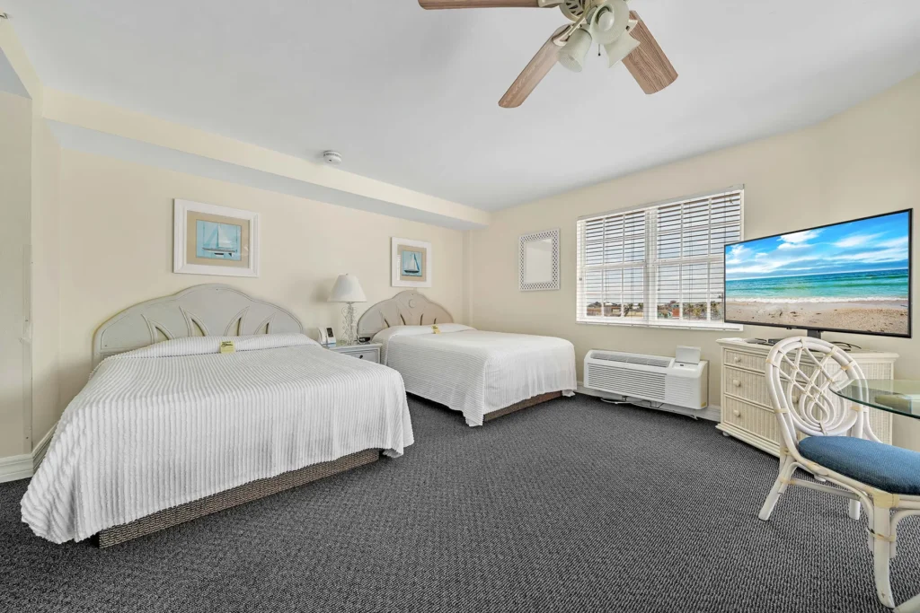 Accommodations page C DOUBLE SUITE slide show pic 2
