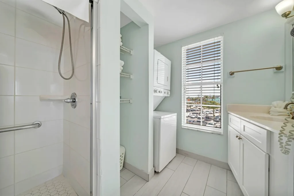 Accommodations page D DOUBLE SUITE slide show pic 4
