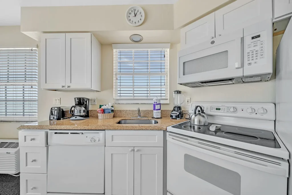 Accommodations page E SINGLE SUITE slide show pic 2