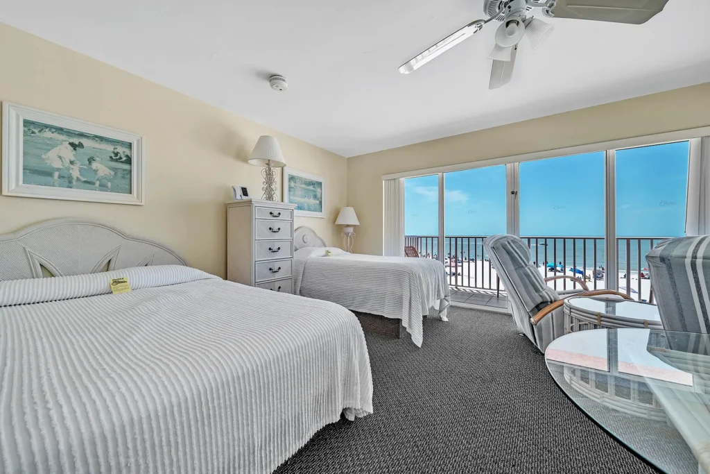 Accommodations page E SINGLE SUITE slide show pic 3