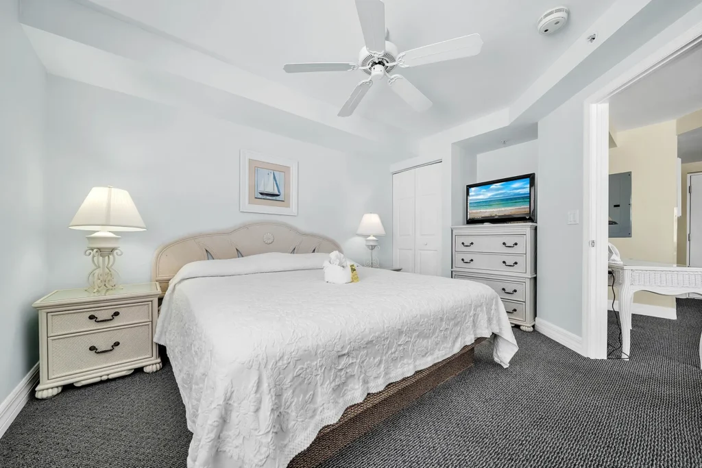 Accommodations page F SINGLE APARTMENT SUITE slide show pic 2