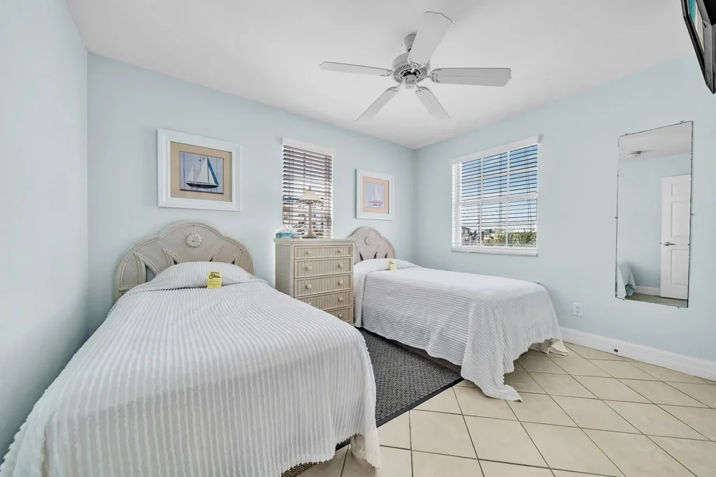 Accommodations page G DOUBLE APARTMENT SUITE slide show pic 4